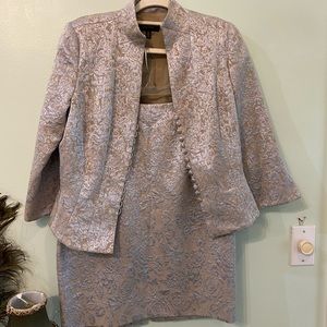 CARMEN MARC VALVO SUIT